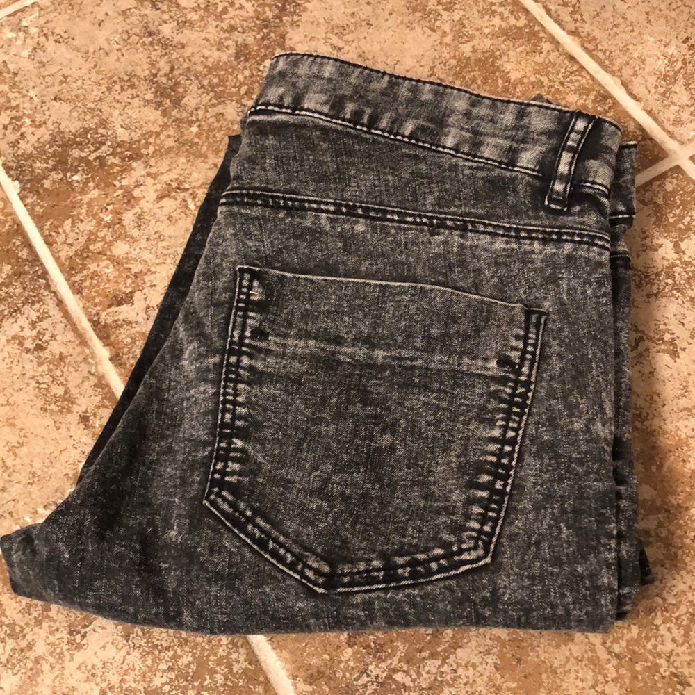 HIGH WAISTED GRAY STATIC WASH SKINNY JEANS SIZE 6